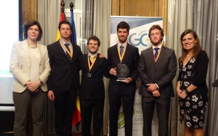 Alejandro Moñiz, junto al equipo IBP