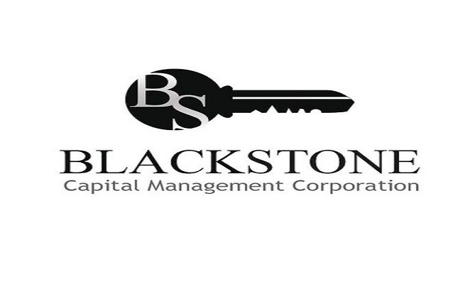 Logo Blackstone. Banco de inversión
