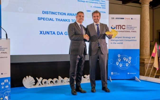 Reconocimiento a Xunta de Galicia recibido por Diego Calvo VP de la Xunta